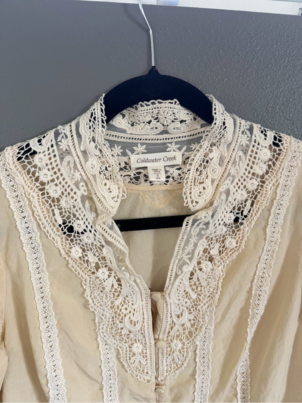 Coldwater Creek Cream Lace Trim Button-Front Blouse - Picture 5 of 6